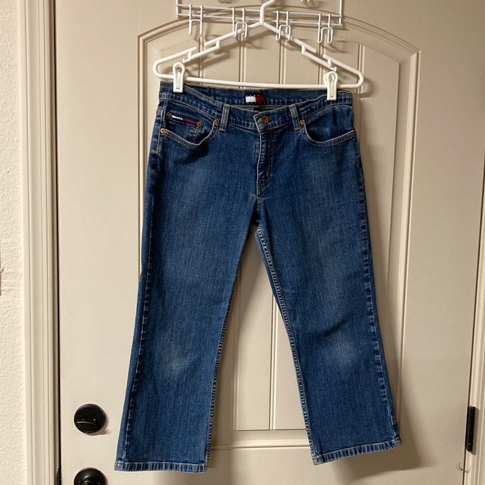 TOMMY JEANS Women’s Size 11 Denim Capris 5 Pocket Button Zipper Close Belt Loops